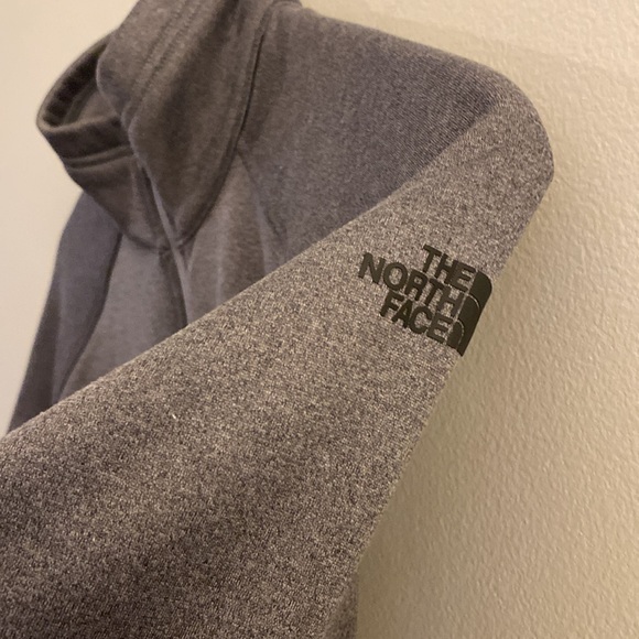 North Face with a Comcast Logo - super soft plush - size medium / small - Picture 2 of 10